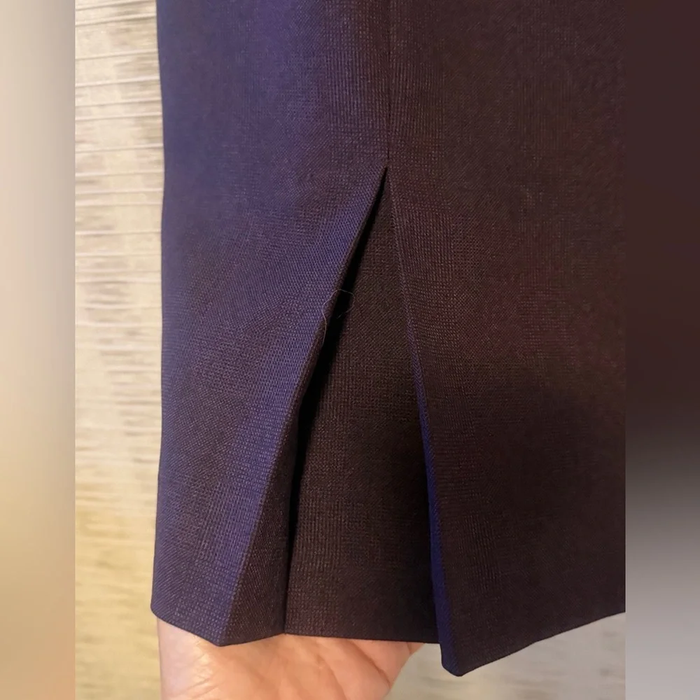 Le Suit Separates Women's Plum Skirt With Kick Two Pleats  In Front & Back Sz 8